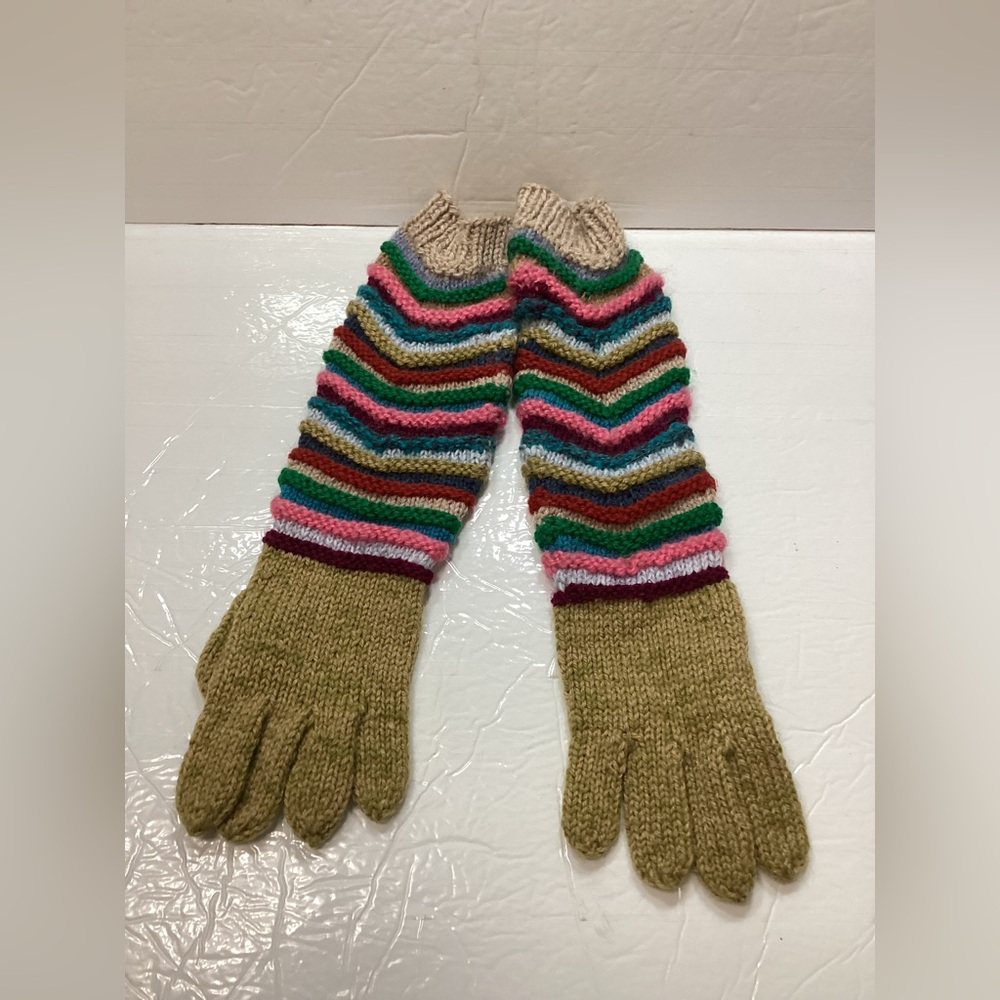 Hand made knitted women’s gloves